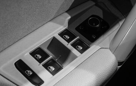 Volkswagen Tiguan II, 2017 год, 2 050 000 рублей, 14 фотография