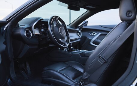 Chevrolet Camaro VI, 2018 год, 2 200 000 рублей, 2 фотография