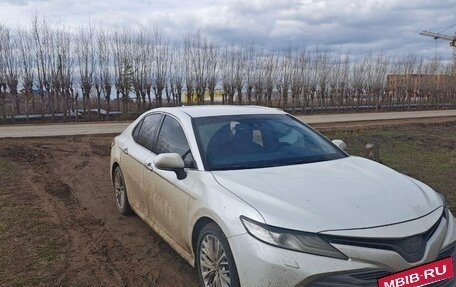 Toyota Camry, 2019 год, 3 300 000 рублей, 2 фотография