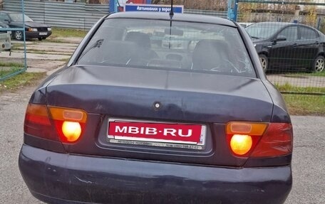 Mitsubishi Carisma I, 2001 год, 149 999 рублей, 5 фотография