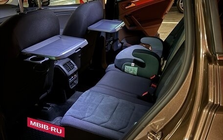 Volkswagen Tiguan II, 2019 год, 2 990 000 рублей, 3 фотография