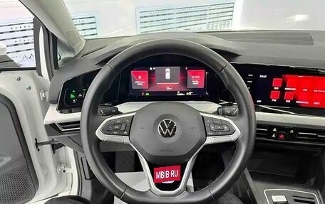 Volkswagen Golf VIII, 2022 год, 2 060 000 рублей, 8 фотография