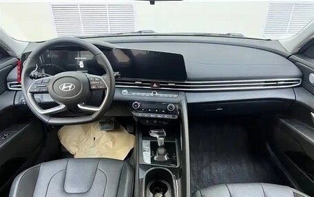 Hyundai Elantra, 2025 год, 1 980 000 рублей, 6 фотография