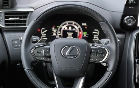 Lexus LX, 2023 год, 16 990 000 рублей, 10 фотография