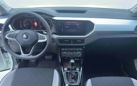 Volkswagen T-Cross I, 2021 год, 1 760 000 рублей, 10 фотография