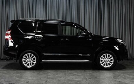 Toyota Land Cruiser Prado 150 рестайлинг 2, 2015 год, 4 449 000 рублей, 5 фотография