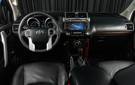 Toyota Land Cruiser Prado 150 рестайлинг 2, 2015 год, 4 449 000 рублей, 6 фотография
