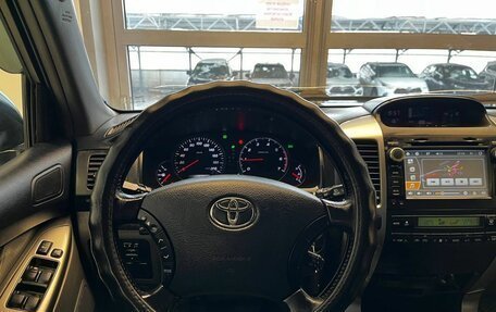 Toyota Land Cruiser Prado 120 рестайлинг, 2008 год, 1 950 000 рублей, 12 фотография