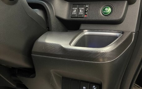 Honda Stepwgn IV, 2017 год, 2 150 000 рублей, 8 фотография