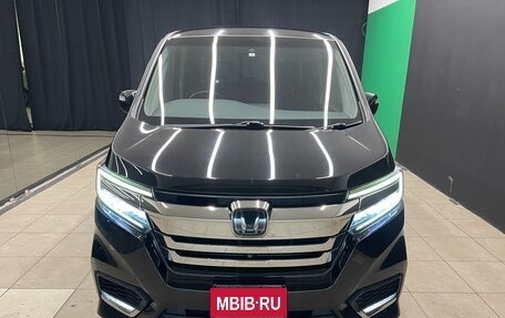 Honda Stepwgn IV, 2017 год, 2 150 000 рублей, 2 фотография