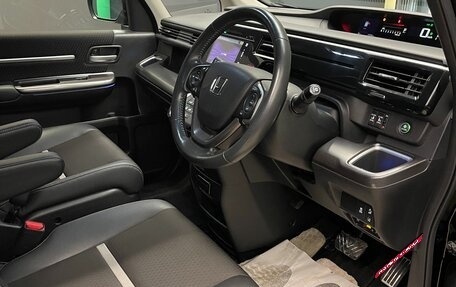 Honda Stepwgn IV, 2017 год, 2 150 000 рублей, 7 фотография