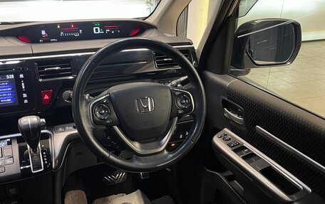 Honda Stepwgn IV, 2017 год, 2 150 000 рублей, 16 фотография