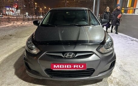 Hyundai Solaris II рестайлинг, 2012 год, 680 000 рублей, 4 фотография