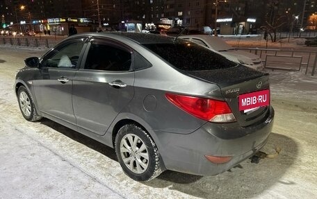 Hyundai Solaris II рестайлинг, 2012 год, 680 000 рублей, 2 фотография