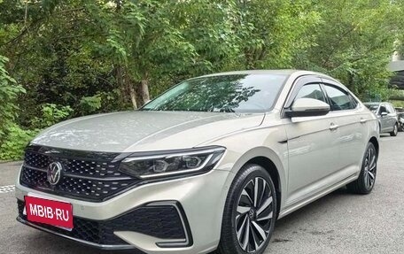 Volkswagen Passat B8 рестайлинг, 2021 год, 2 000 000 рублей, 1 фотография