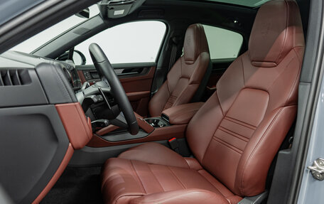 Porsche Cayenne III, 2025 год, 18 990 000 рублей, 22 фотография