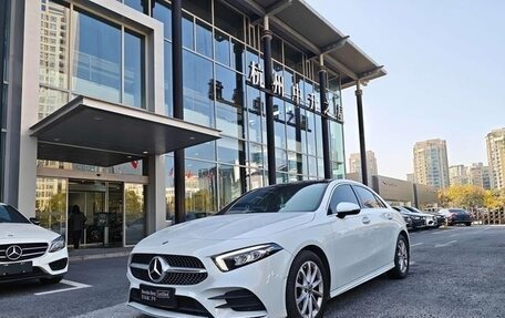 Mercedes-Benz A-Класс, 2021 год, 1 900 000 рублей, 1 фотография