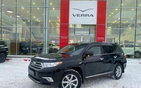 Toyota Highlander III, 2011 год, 1 990 000 рублей, 1 фотография