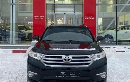Toyota Highlander III, 2011 год, 1 990 000 рублей, 2 фотография