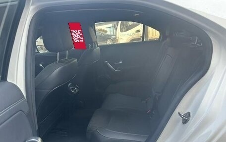 Mercedes-Benz A-Класс, 2021 год, 1 900 000 рублей, 8 фотография