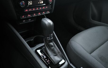 Volkswagen Polo VI (EU Market), 2021 год, 1 750 000 рублей, 18 фотография