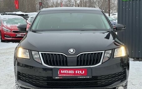 Skoda Octavia, 2017 год, 1 599 000 рублей, 2 фотография