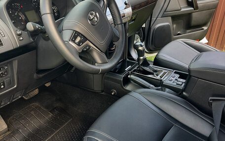 Toyota Land Cruiser Prado 150 рестайлинг 2, 2021 год, 6 150 000 рублей, 13 фотография