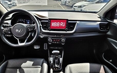 KIA Stonic, 2019 год, 1 378 000 рублей, 7 фотография