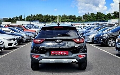 KIA Stonic, 2019 год, 1 378 000 рублей, 6 фотография