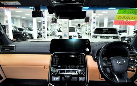 Lexus LX, 2023 год, 13 999 000 рублей, 11 фотография