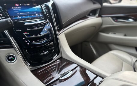 Cadillac Escalade IV, 2015 год, 3 150 000 рублей, 1 фотография