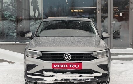 Volkswagen Tiguan II, 2021 год, 3 160 000 рублей, 2 фотография