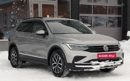 Volkswagen Tiguan II, 2021 год, 3 160 000 рублей, 3 фотография