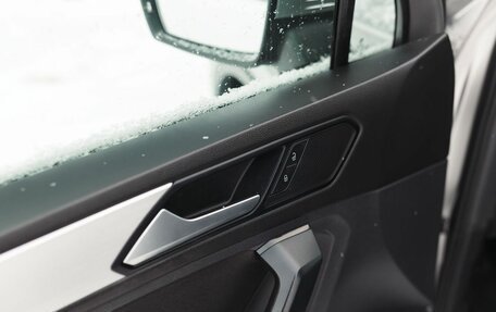 Volkswagen Tiguan II, 2021 год, 3 160 000 рублей, 16 фотография