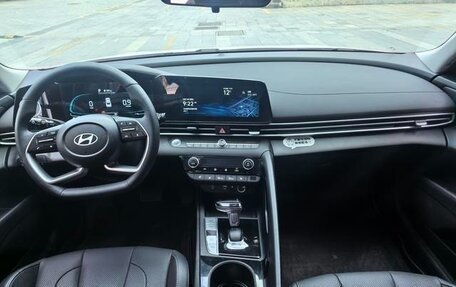 Hyundai Elantra, 2025 год, 1 720 000 рублей, 9 фотография