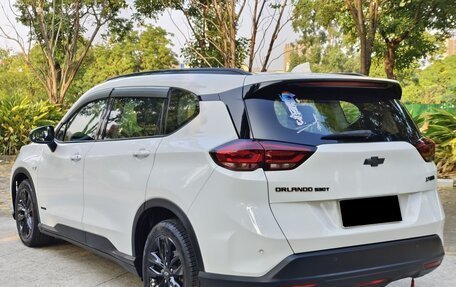 Chevrolet Orlando, 2022 год, 1 672 000 рублей, 4 фотография