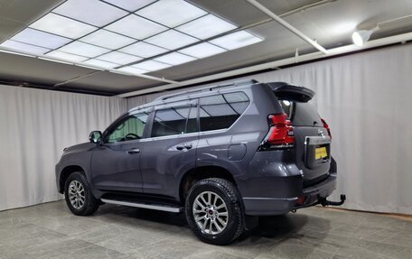 Toyota Land Cruiser Prado 150 рестайлинг 2, 2019 год, 6 370 000 рублей, 4 фотография