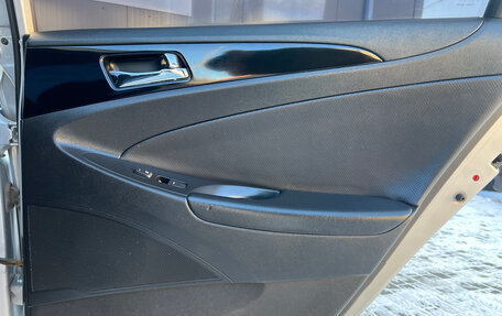 Hyundai Sonata VI, 2011 год, 1 112 000 рублей, 21 фотография