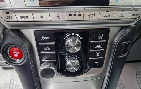 Toyota Land Cruiser Prado 150 рестайлинг 2, 2019 год, 6 370 000 рублей, 17 фотография