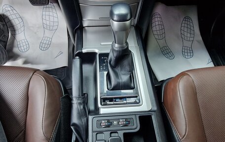 Toyota Land Cruiser Prado 150 рестайлинг 2, 2019 год, 6 370 000 рублей, 13 фотография