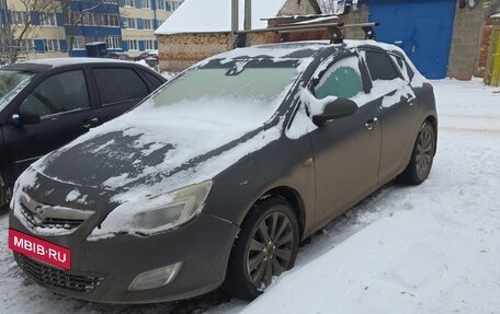 Opel Astra J, 2011 год, 400 000 рублей, 2 фотография