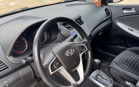 Hyundai Solaris II рестайлинг, 2012 год, 990 000 рублей, 8 фотография