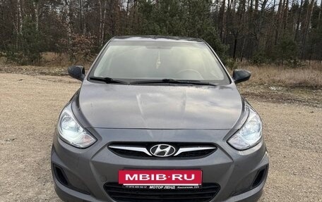 Hyundai Solaris II рестайлинг, 2012 год, 990 000 рублей, 2 фотография