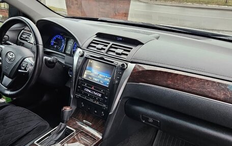 Toyota Camry, 2016 год, 2 000 000 рублей, 4 фотография