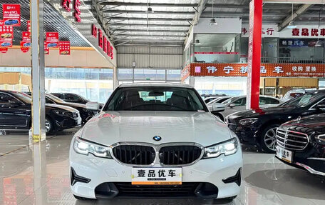 BMW 3 серия, 2021 год, 2 640 000 рублей, 2 фотография