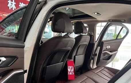 BMW 3 серия, 2021 год, 2 640 000 рублей, 8 фотография