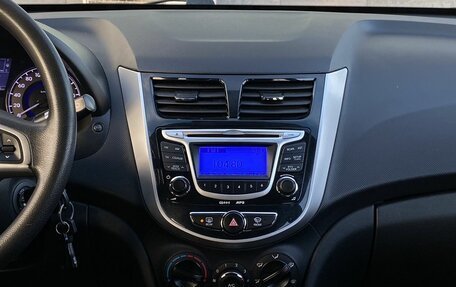 Hyundai Solaris II рестайлинг, 2013 год, 899 000 рублей, 12 фотография