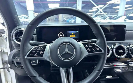 Mercedes-Benz A-Класс, 2023 год, 2 020 000 рублей, 10 фотография