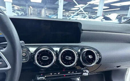 Mercedes-Benz A-Класс, 2023 год, 2 020 000 рублей, 11 фотография