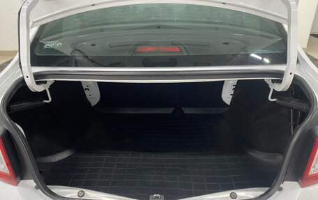 Renault Logan II, 2019 год, 880 000 рублей, 15 фотография